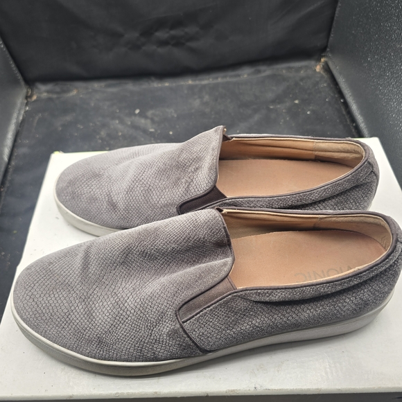 Vionic Men\'s‎ Snake Pattern Gray Loafers main image 4